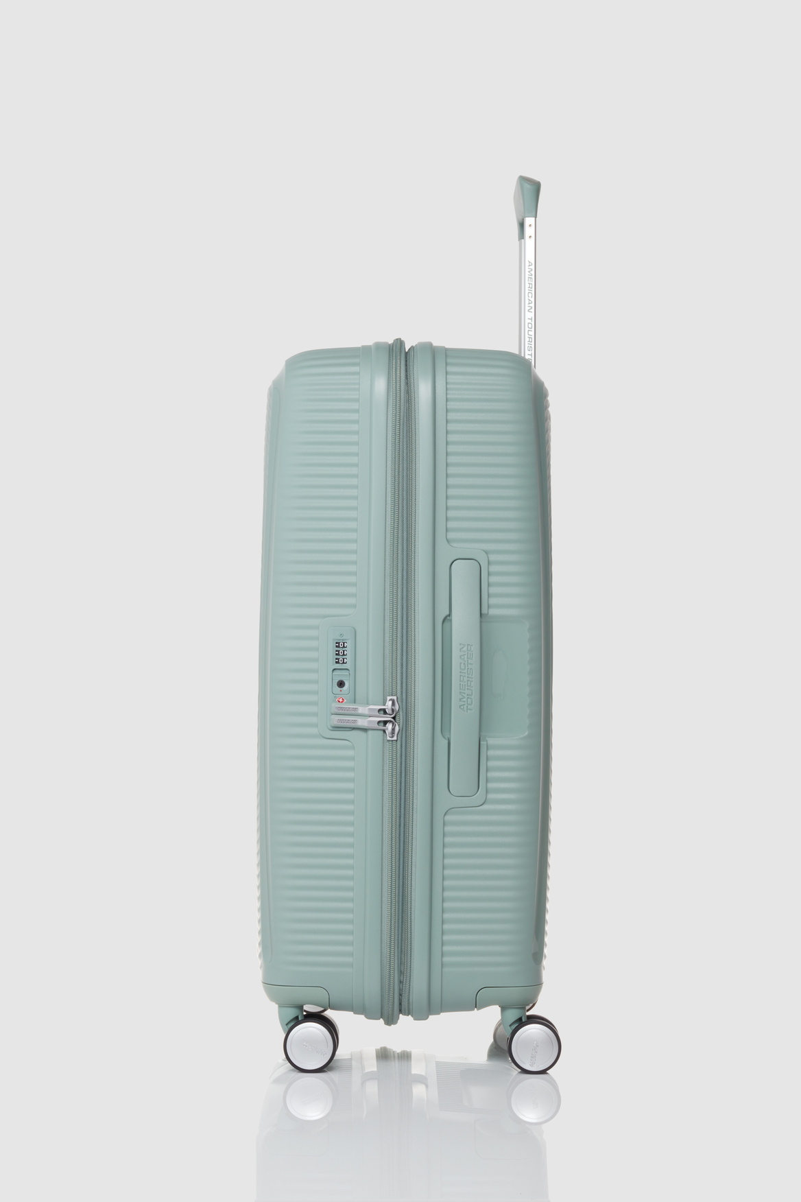 American tourister curio 69cm suitcase deals