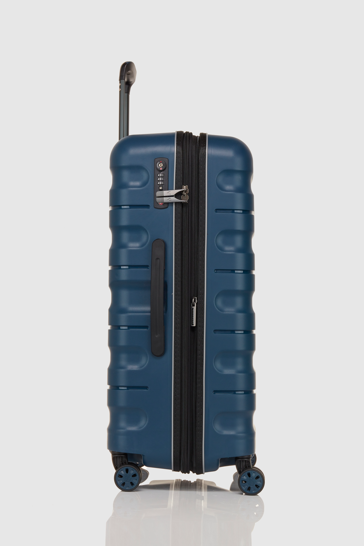 Antler Lincoln 68cm Suitcase – Strandbags Australia